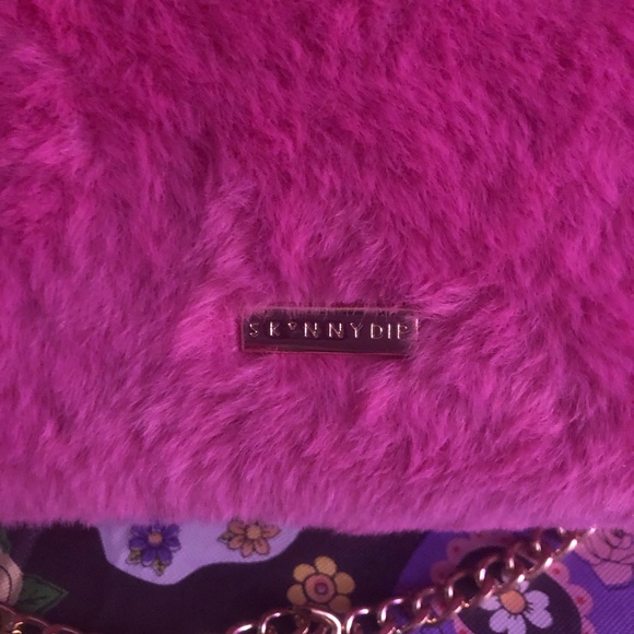 limited edition Barbie x Skinny Dip Pink Faux Fur Mini Crossbody Handbag! This - Picture 4 of 10